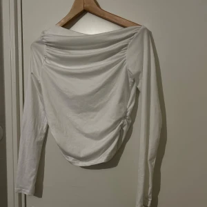 Topp - Helt ny oanvänd topp jätte fin o elegant