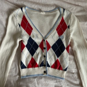 Vit tröja / kofta med argylmönster - Från Urban outfitters i bra skick