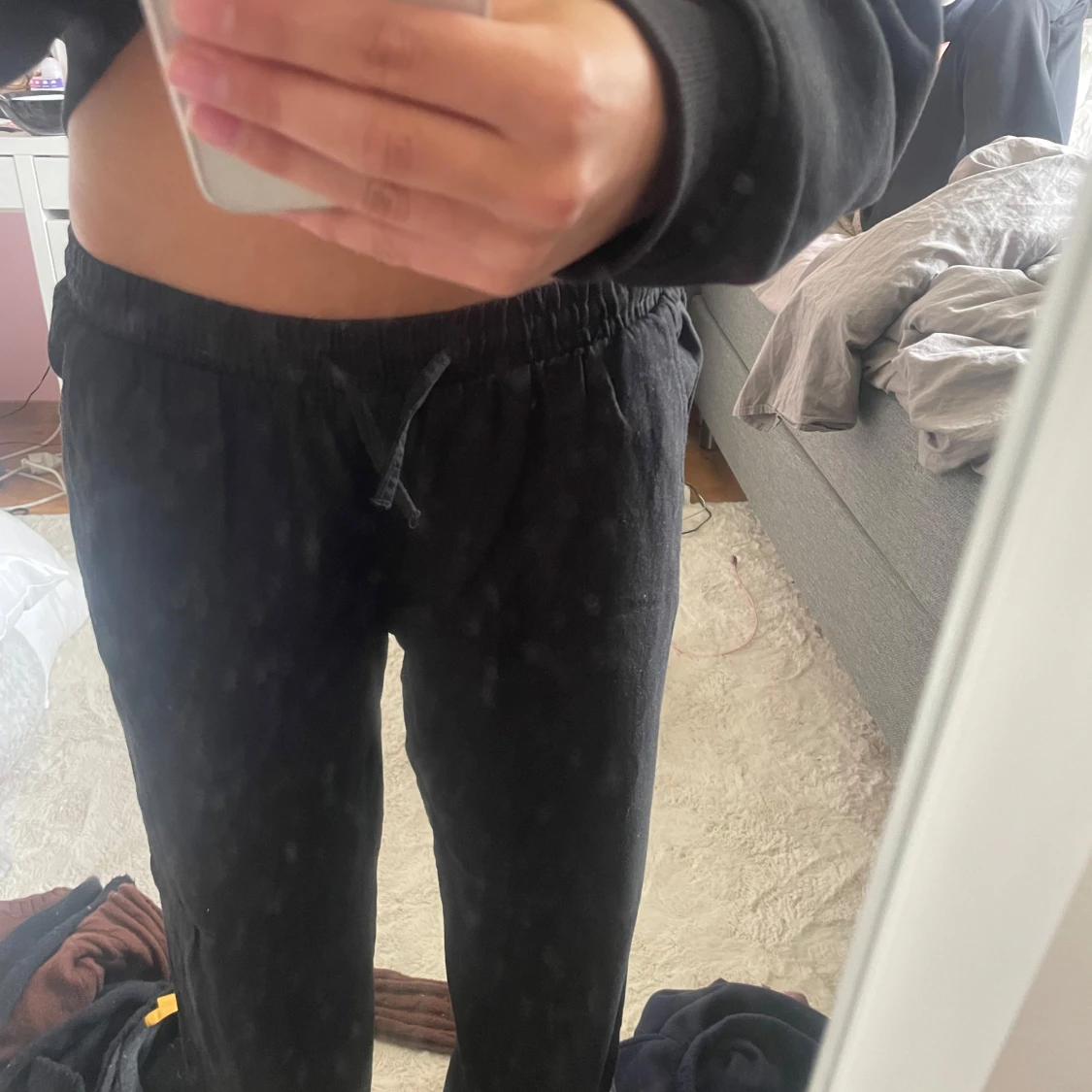 Svarta lågmidjade linnebyxor från Lindex - 2