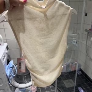 Helt ny topp från Nelly  - Helt ny topp från Nelly. Lappen kvar. Storlek s