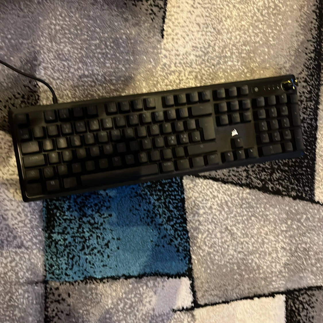 Pris kan sänkas!Corsair k70 core mekaniskt tangentbord med volymratt