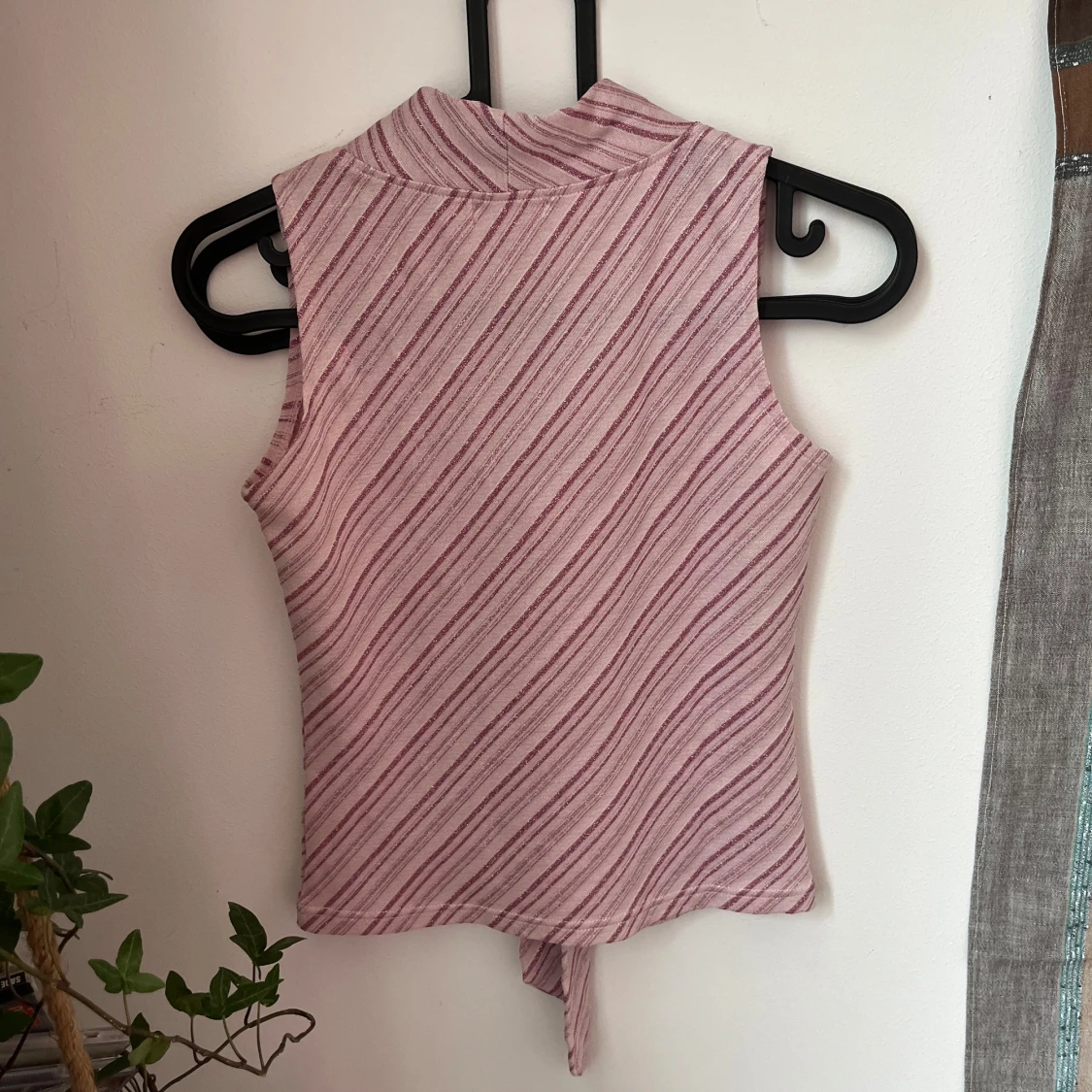 Rosa ärmlös topp med knyt - 2