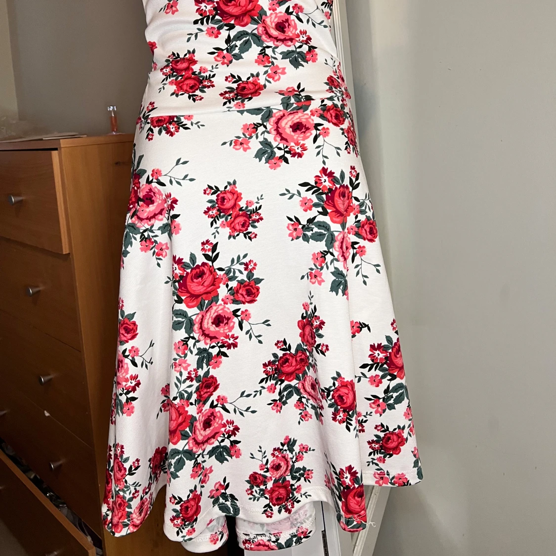 Vit blommig klänning  - 2