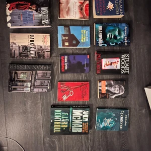 11st böcker - 11st böcker, 50kr styck eller 170kr för alla. Mycket bra titlar och bra skick.