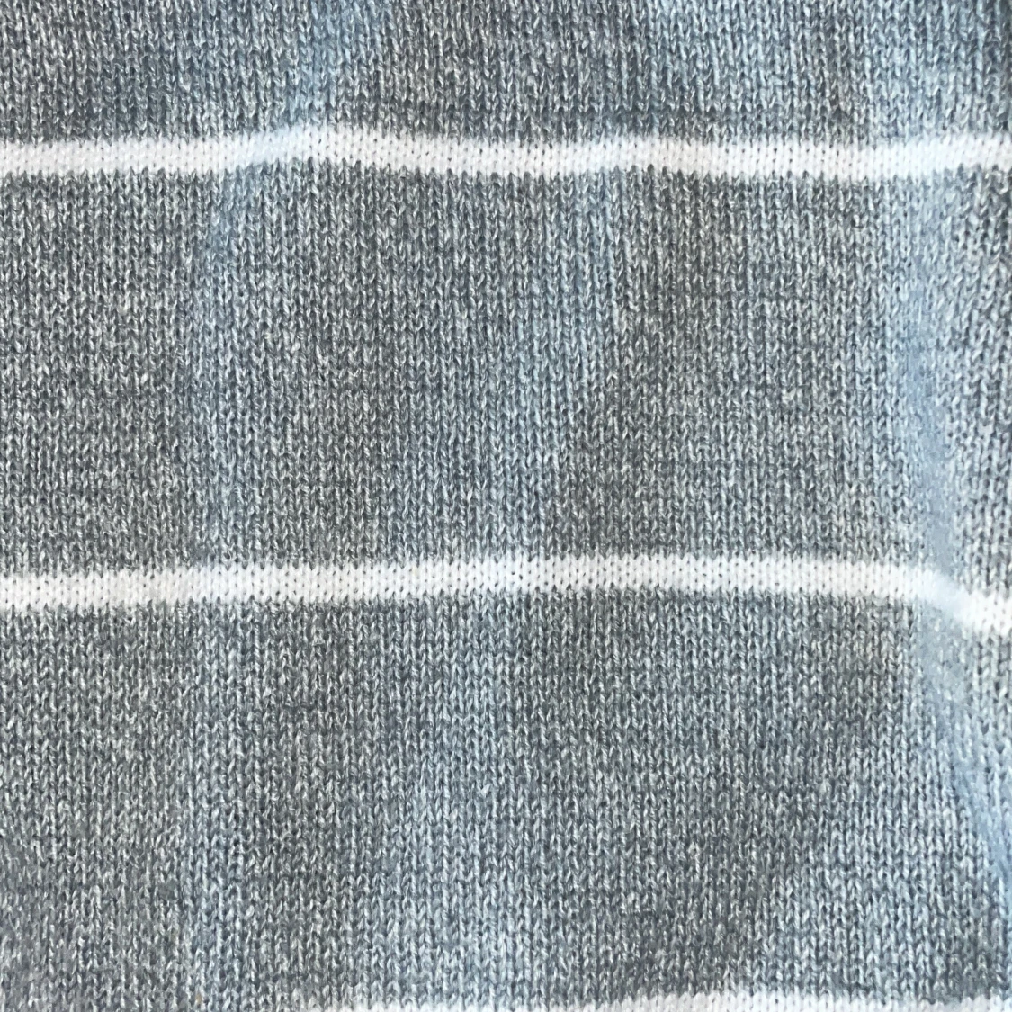 Grå och vit randig tröja från H&M Divided - 1