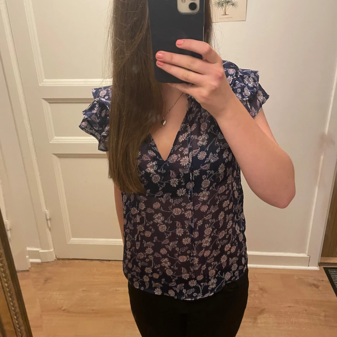 Blommig blus från mango