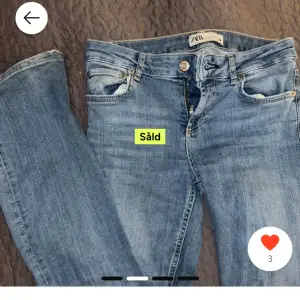 Blå jenas från Zara. Säljer pga att dom är för små❤️