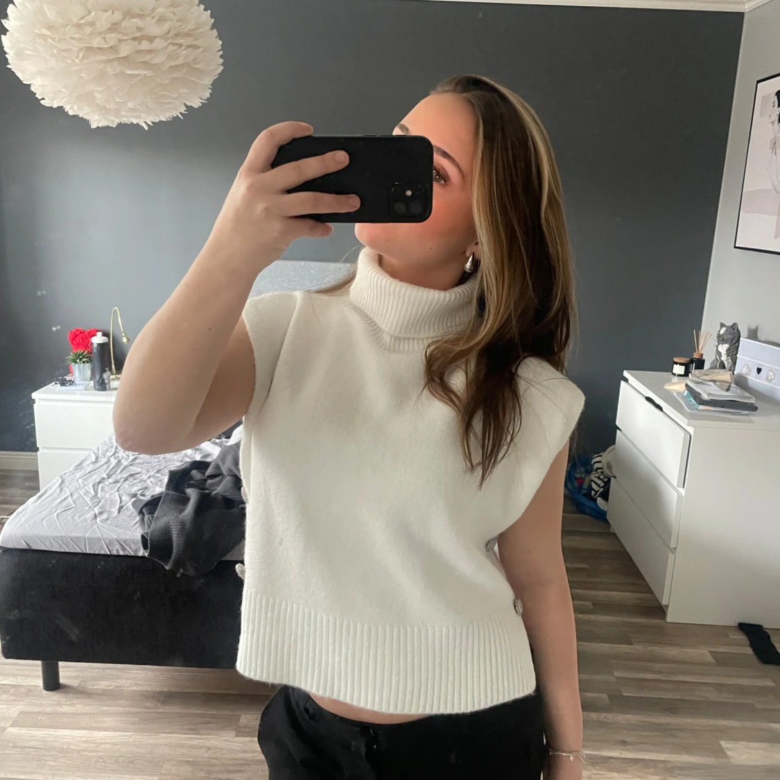 Vit ärmlös polotröja från Cream - 1