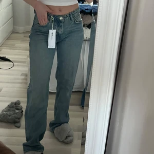 Jeans  - Jeans från Gina Tricot i strl 36, helt nya 