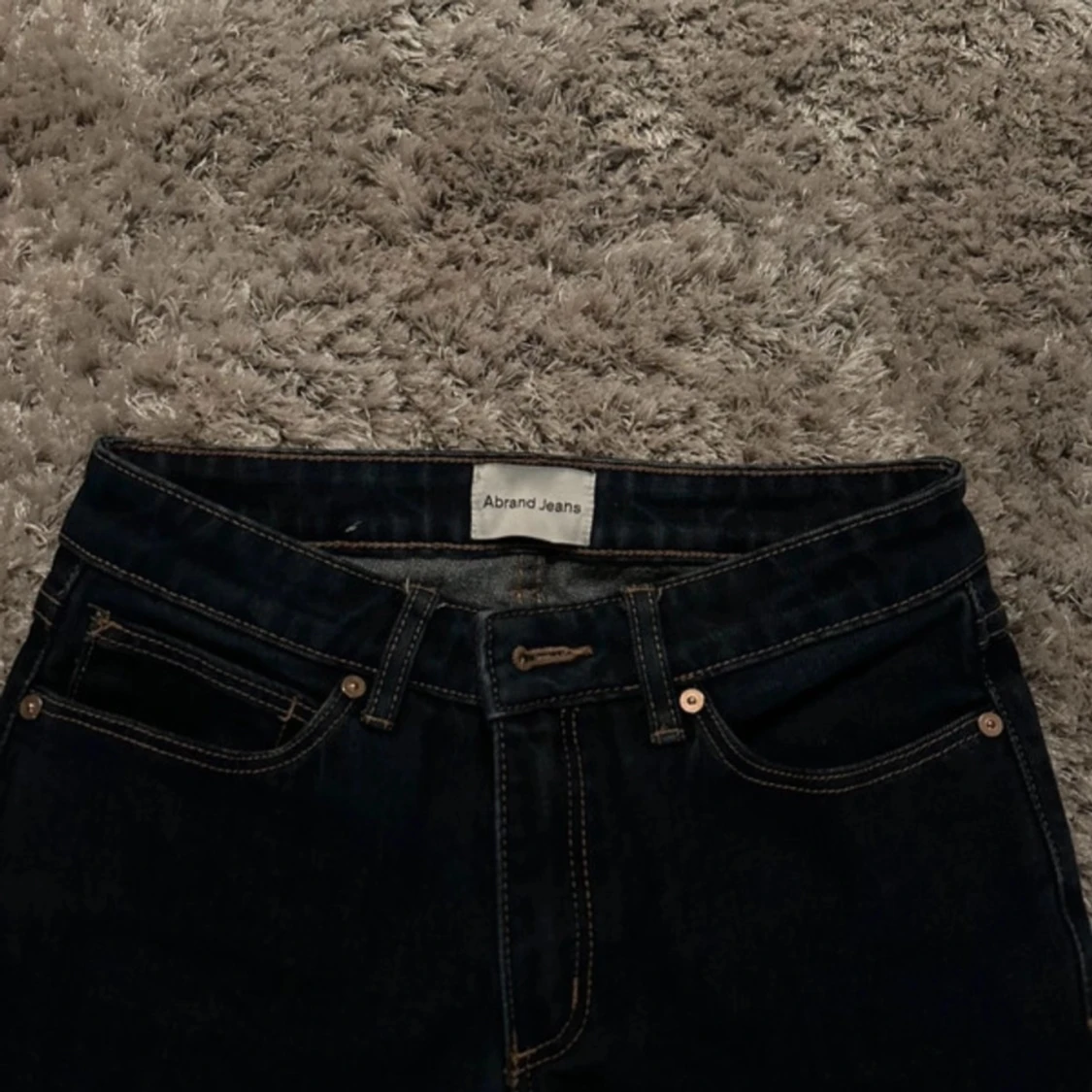 Mörkblå Abrand jeans  - 1