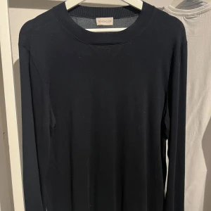 Moncler tunn stickad! - Moncler Girocollo Tricot i fint skick! Tunn stickad.