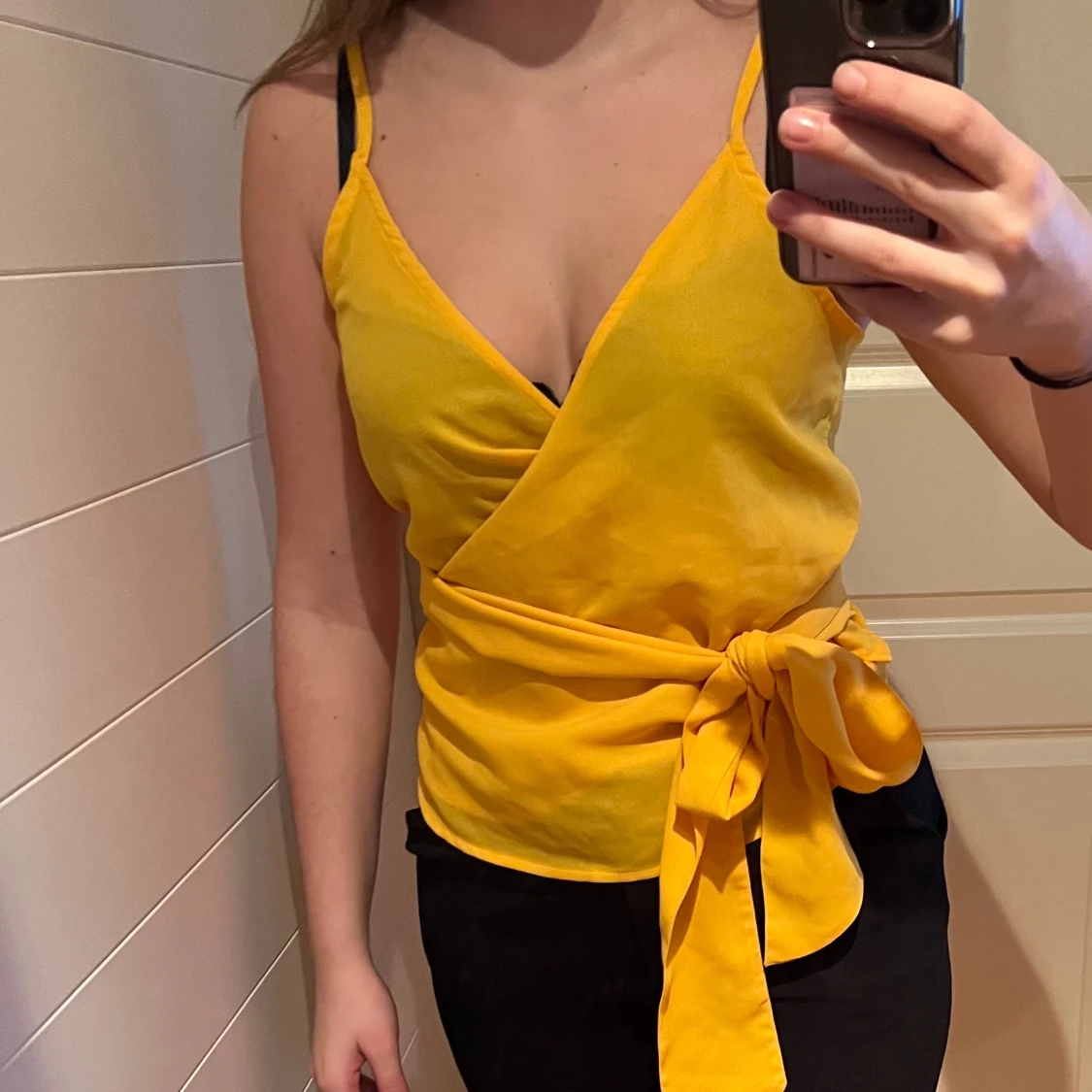 Gul omlottopp från Bik Bok - 3