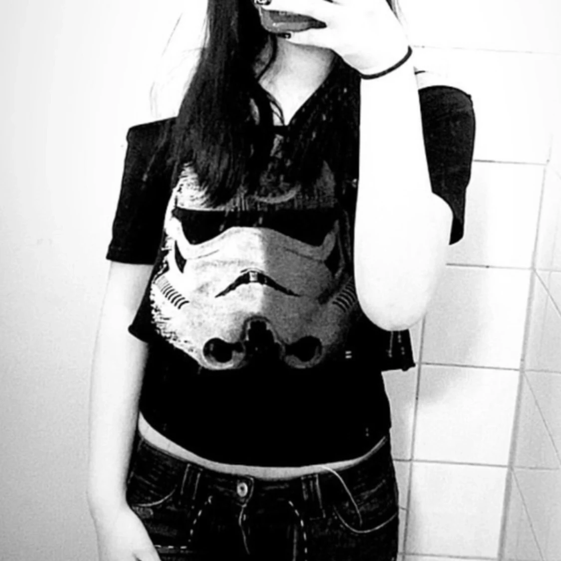 Svart croppad t-shirt med Stormtrooper-tryck - 1