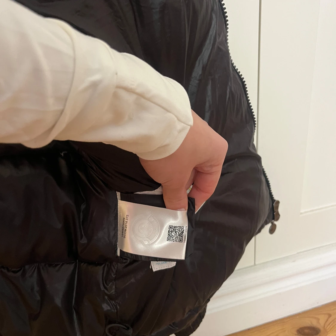 Svart Moncler dunjacka - 3