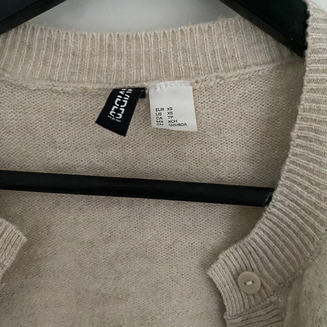 Beige stickad kofta från H&M - 1