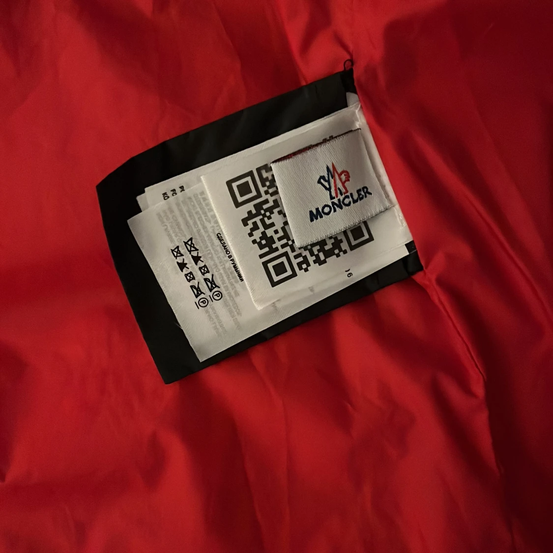 Svart dunväst från Moncler - 2