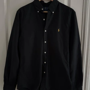 Ralph Lauren skjorta - Riktigt snygg Ralph lauren skjorta! | superbra skick utan synliga defekter! | skriv vid frågor och funderingar!