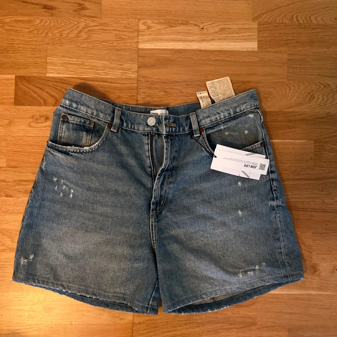 Blå jeansshorts från ZARA