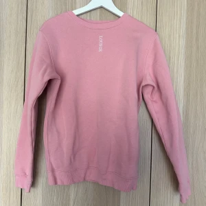 Rosa sweatshirt från lounge - Använd endast 2 gånger så nytt skick 