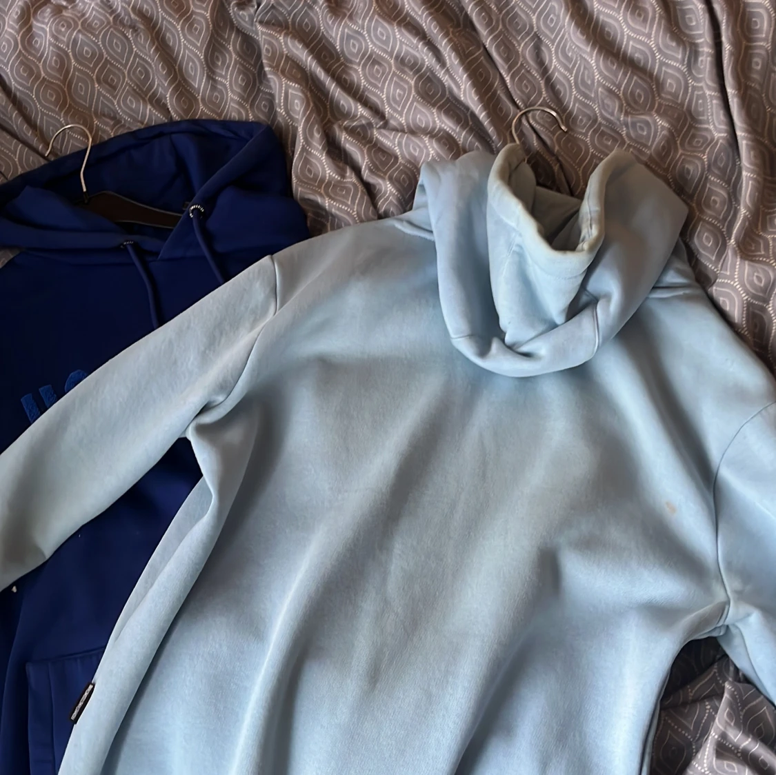 Ljusblå hoodie från Hoodrich - 1