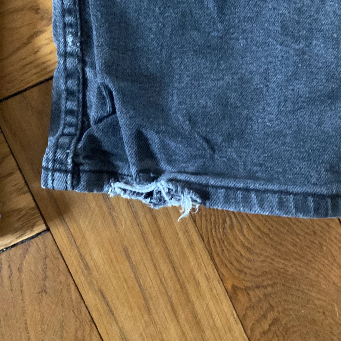 Mörkblå Levis 551Z jeans storlek 14 år - 4