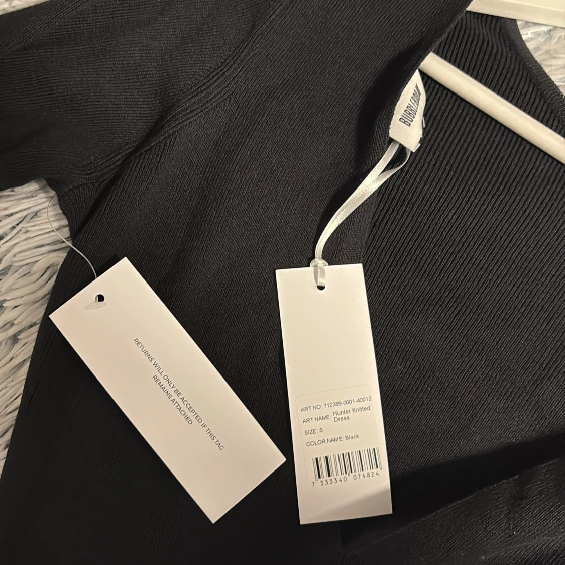 Svart stickad klänning från Bubbleroom - 2