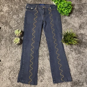 Bootcut jeans flared - 🌸 Bootcut jeans flared från k.e  📏 För mer information om måten skicka meddelande 🙂‍↕️ 📦 Fraktar samma dag 
