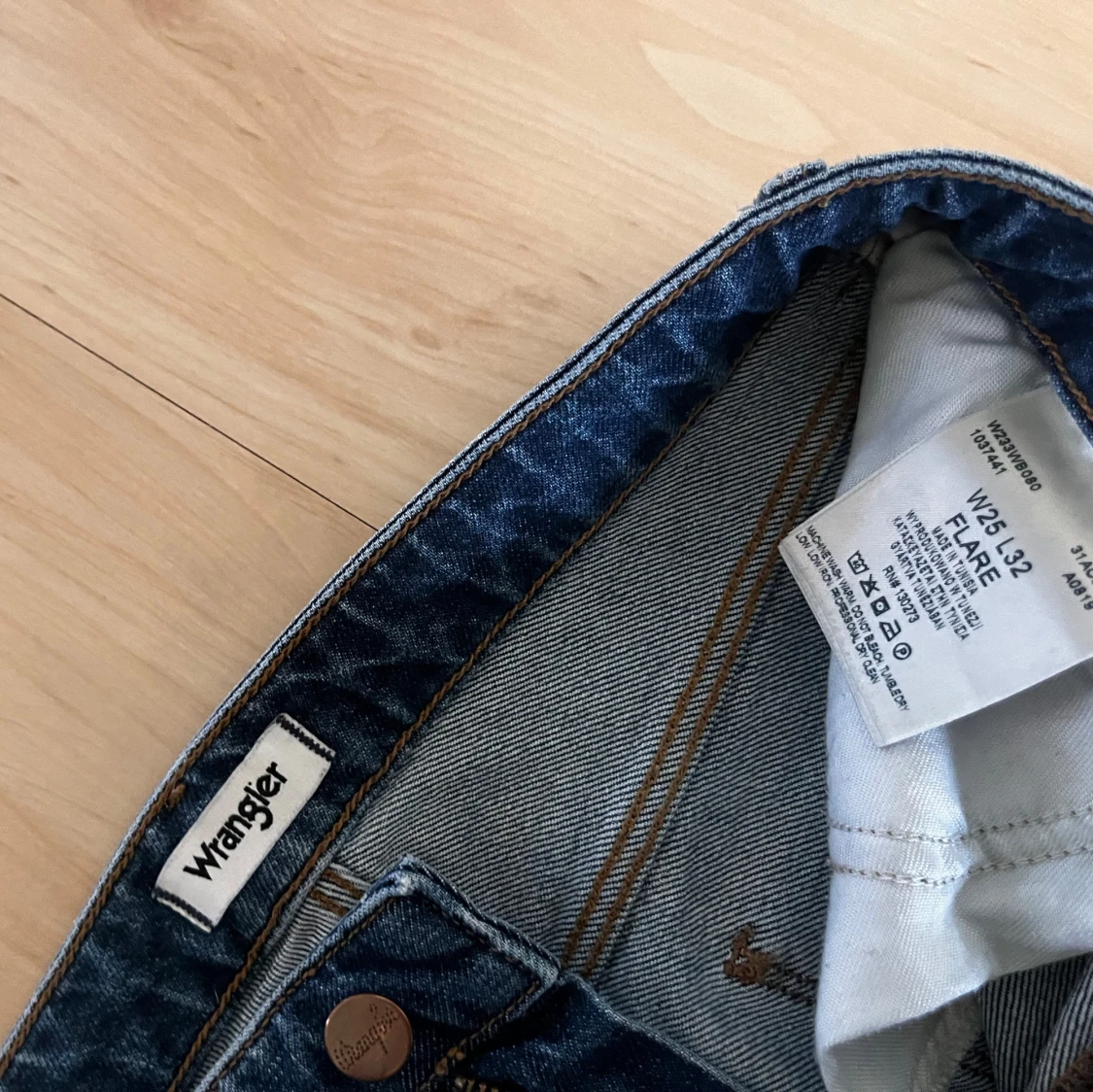 Blå jeans från Wrangler - 2