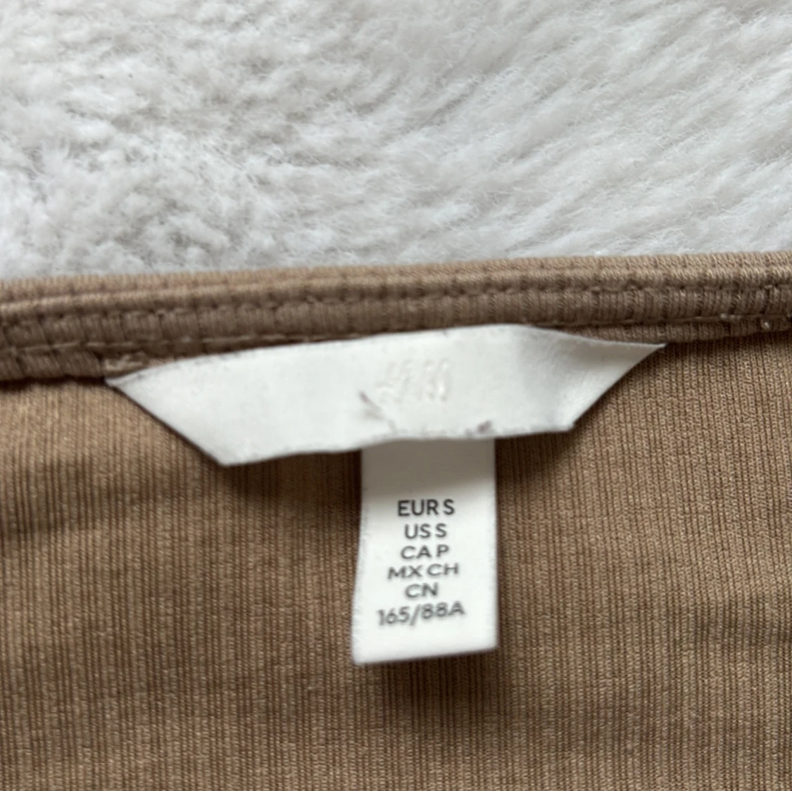 Beige ribbad topp - 2