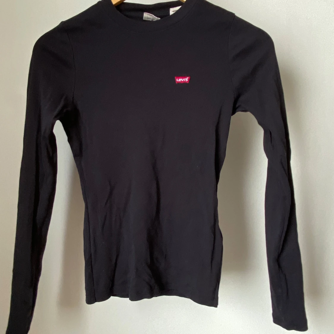 Svart långärmad tröja från Levi's - 2