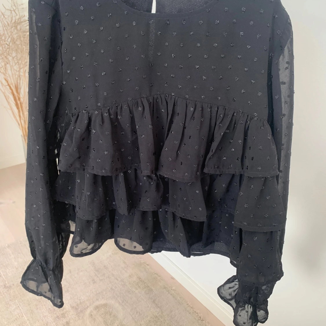 SVART BLUS FRÅN GINATRICOT