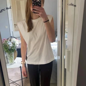 Vit ärmlös topp - Aldrig använt!💞