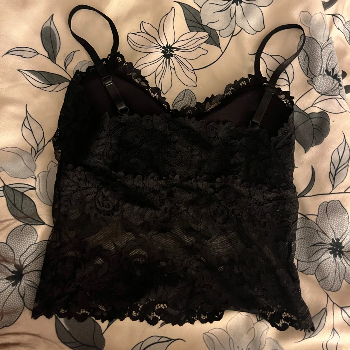 Svart spetslinne - 1