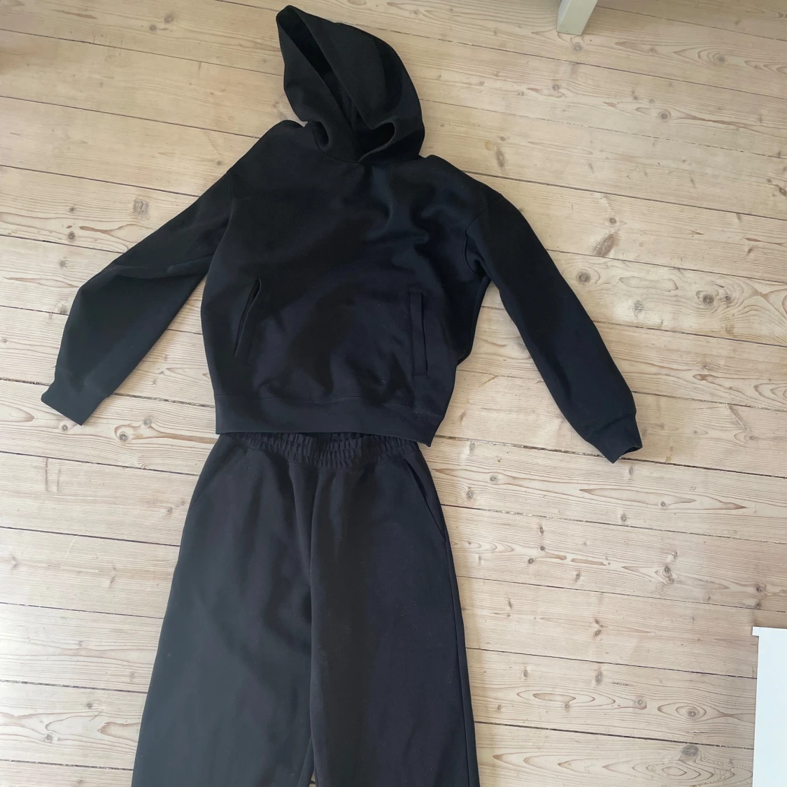 Svart sweat set från Uniqlo