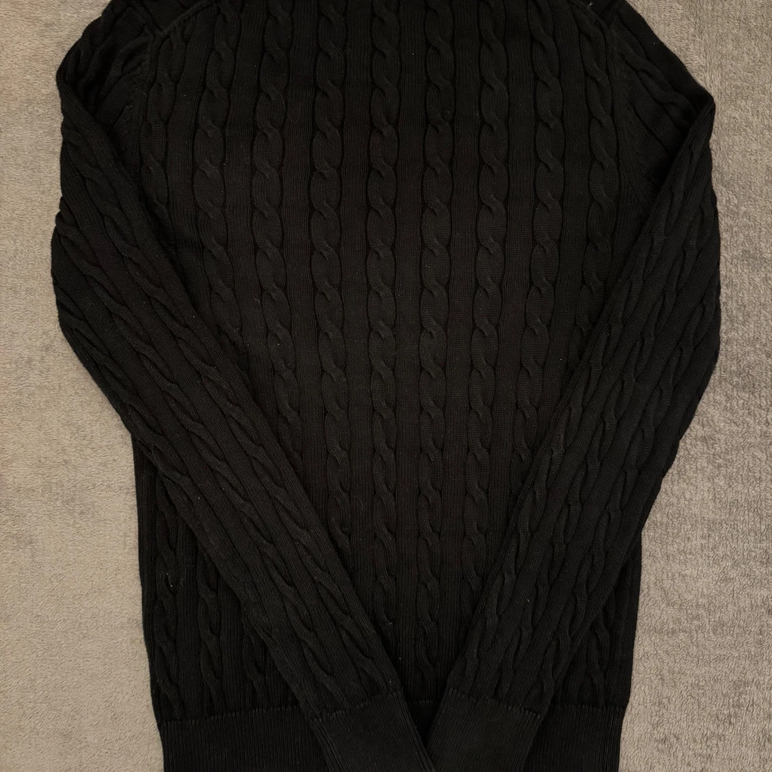 Svart kabelstickad morris tröja  - 1