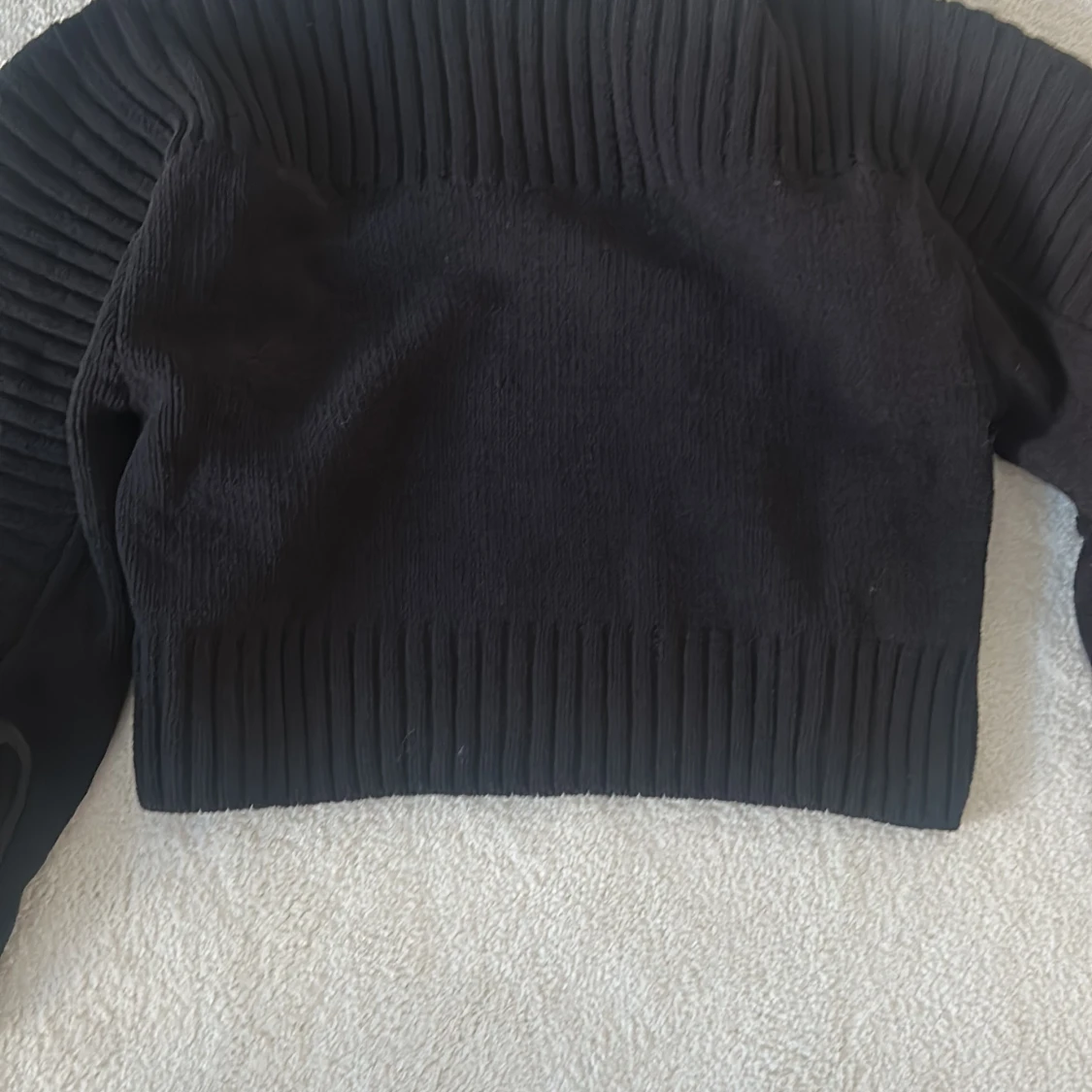 Svart ribbad tröja - 3