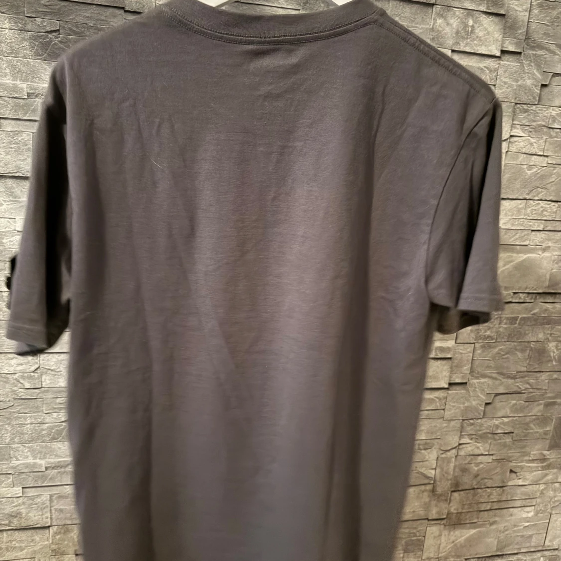 Grå t-shirt från Stone Island - 1