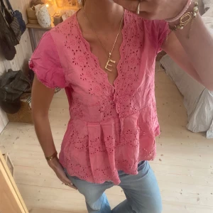 Blus - SUPER snygg broderad blus❣️❣️