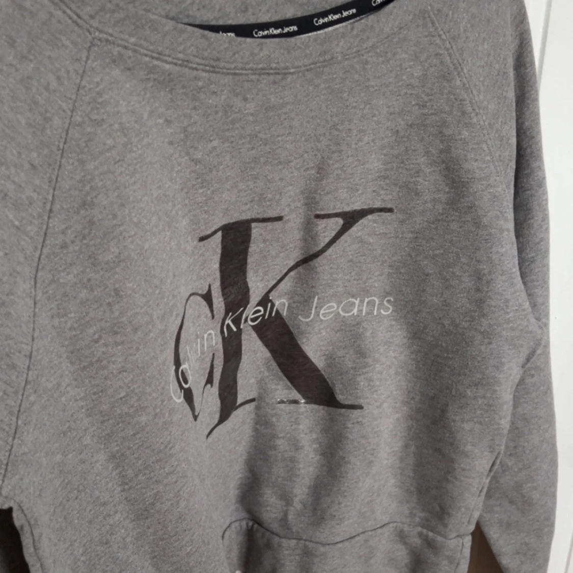 Grå sweatshirt från Calvin Klein Jeans