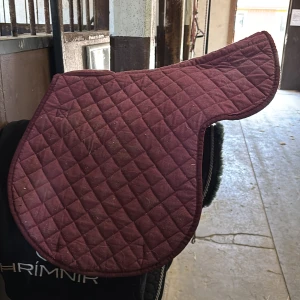 Vojlock  - Vinröd vojlock i bra skick. Vet ej märke 