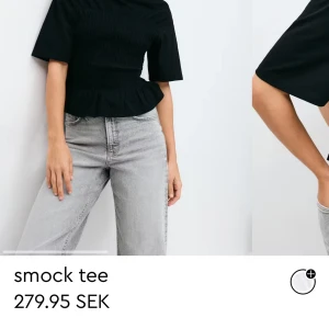 Svart smockad topp - Söker, i XS!