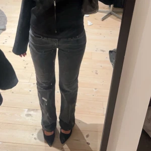 Jeans Levi's - Snygga jeans från Levi's kommer inte till använing. Storlek W27 L32