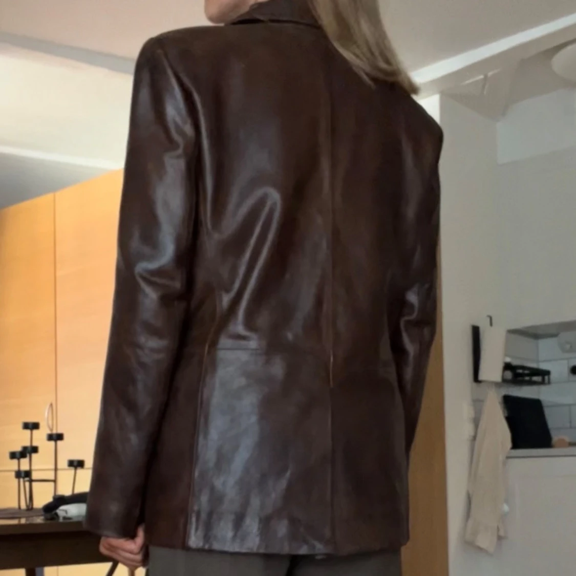 Mörkbrun skinnkavaj - 3