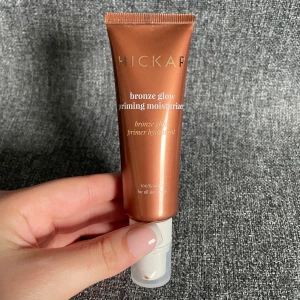 Hickap primer - primer från Hickap som ger lite färg, endast testad på handen. 💝💞💖