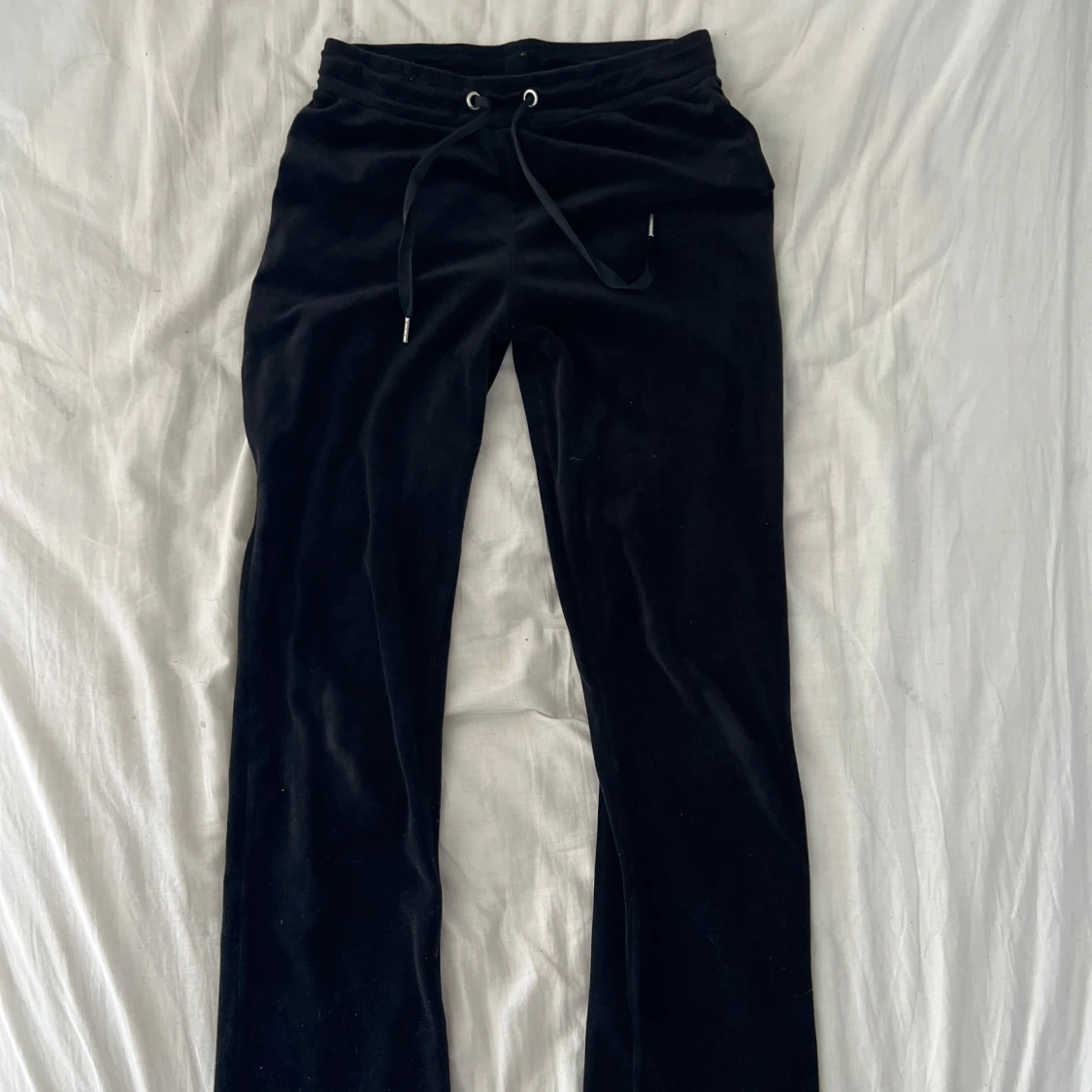 Lågmidjade Svarta mjukisbyxor i velour