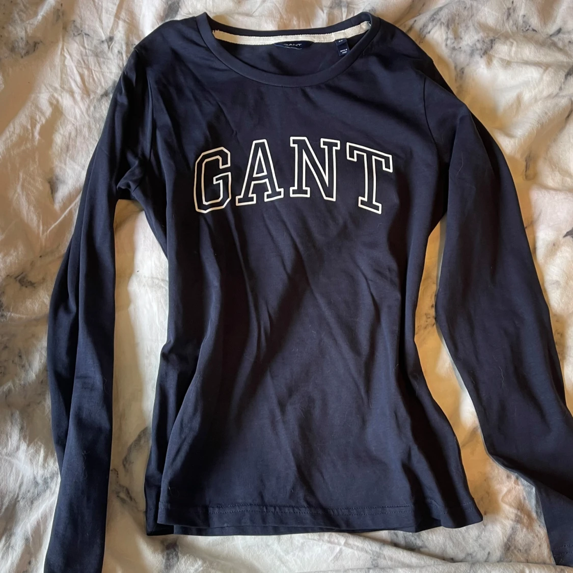 Mörkblå långärmad tröja från GANT - 1