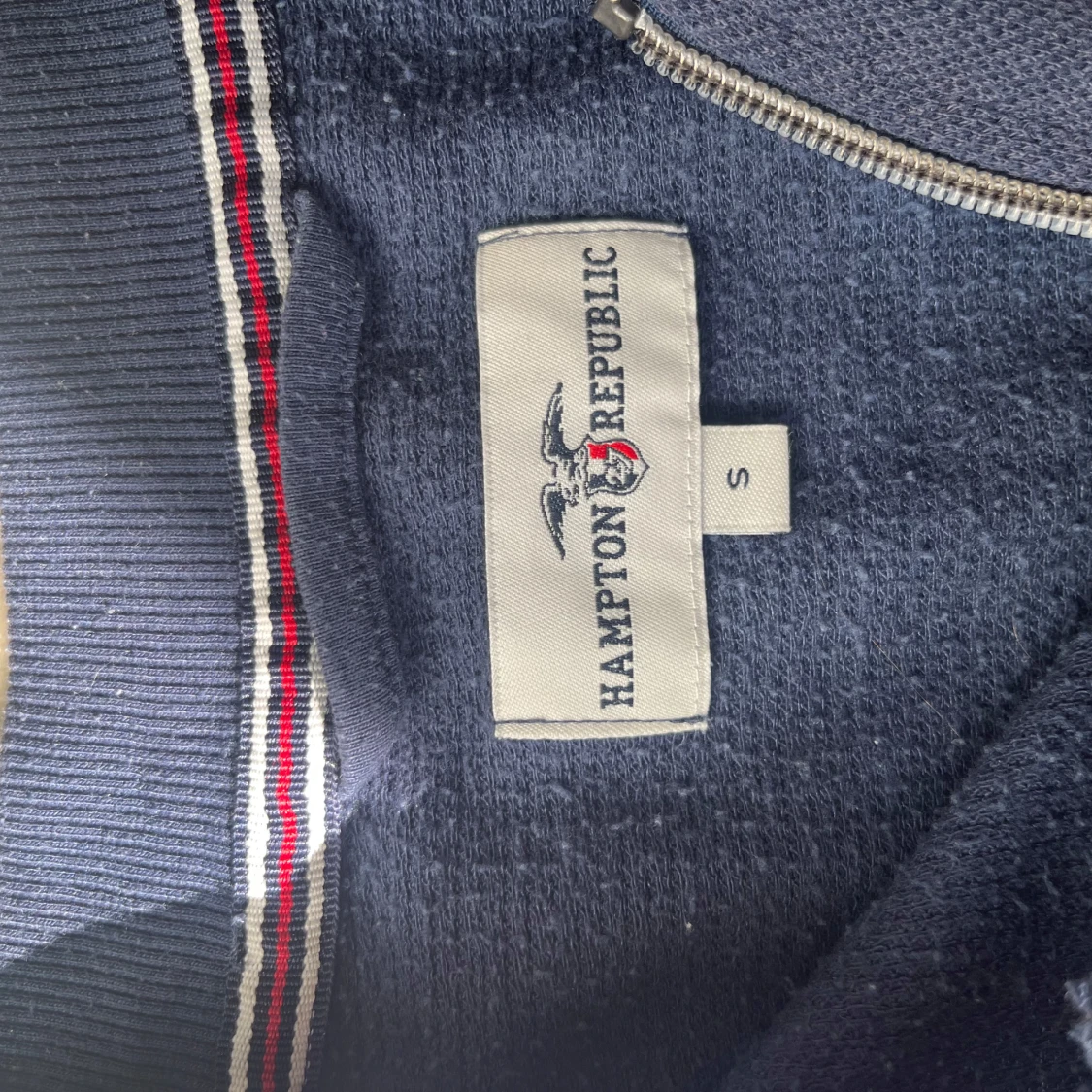 Mörkblå bomberjacka från Hampton Republic - 2