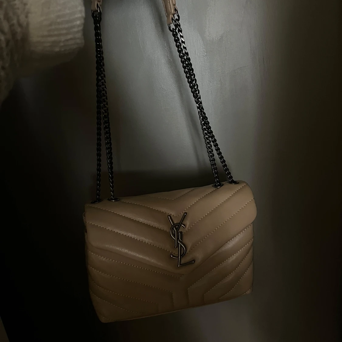 Beige axelväska från YSL