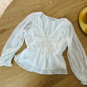 Ny superfin vit creme blus topp chiffong m spets xxs Abercrombie & Fitch xxs - Superfin till vår sommar