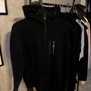 Sail Racing zip-hoodie - Endast använd 1-2 gånger! Pris kan diskuteras 🩷